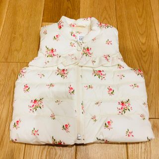 ベビーギャップ(babyGAP)の華蓮さま専用　新品 babyGAP ベスト アイボリー　花柄(ジャケット/上着)