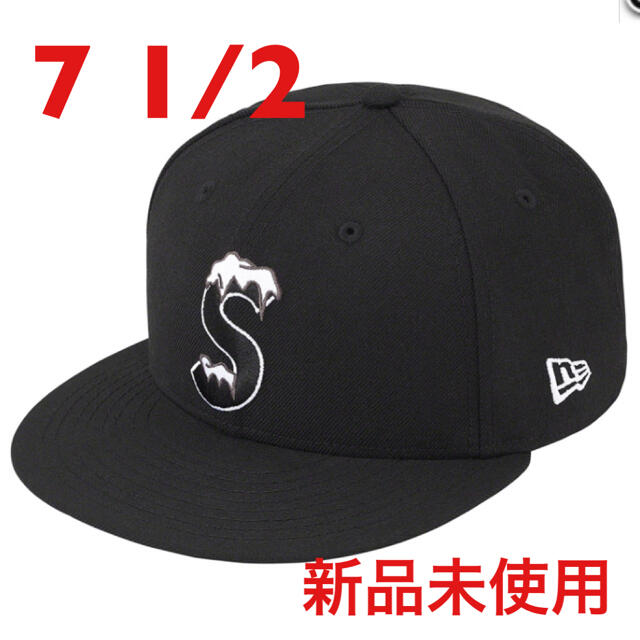 Supreme(シュプリーム)のSupreme Slogo New Era  7 1/2 ブラック メンズの帽子(キャップ)の商品写真