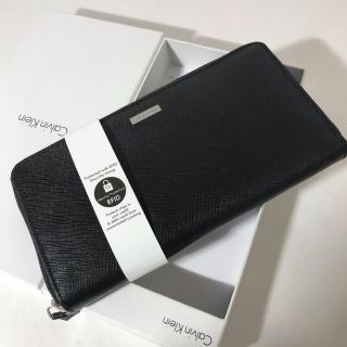 カルバンクライン(Calvin Klein)の直営店購入　新品カルバンクライン高級牛革20680円高級感◎型押しラウンド財布(長財布)