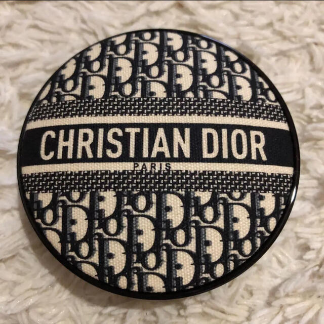 名作 Christian 最終価格Diorロゴマニアクッションファンデ2N - Dior ファンデーション