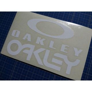 オークリー(Oakley)のカッティングシート加工(アクセサリー)