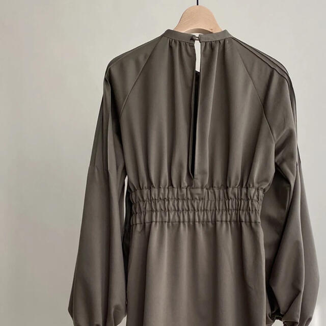 TODAYFUL(トゥデイフル)のlouren  pintack sleeve dress レディースのワンピース(ロングワンピース/マキシワンピース)の商品写真