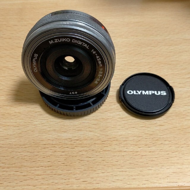 OLYMPUS(オリンパス)のOLYMPUS電動式パンケーキズームレンズEZ スマホ/家電/カメラのカメラ(レンズ(ズーム))の商品写真