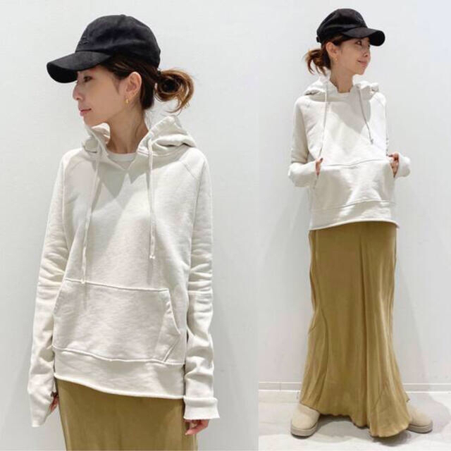 L'Appartement DEUXIEME CLASSE(アパルトモンドゥーズィエムクラス)の新品 L'Appartement NILI LOTAN HOODIE   レディースのトップス(パーカー)の商品写真