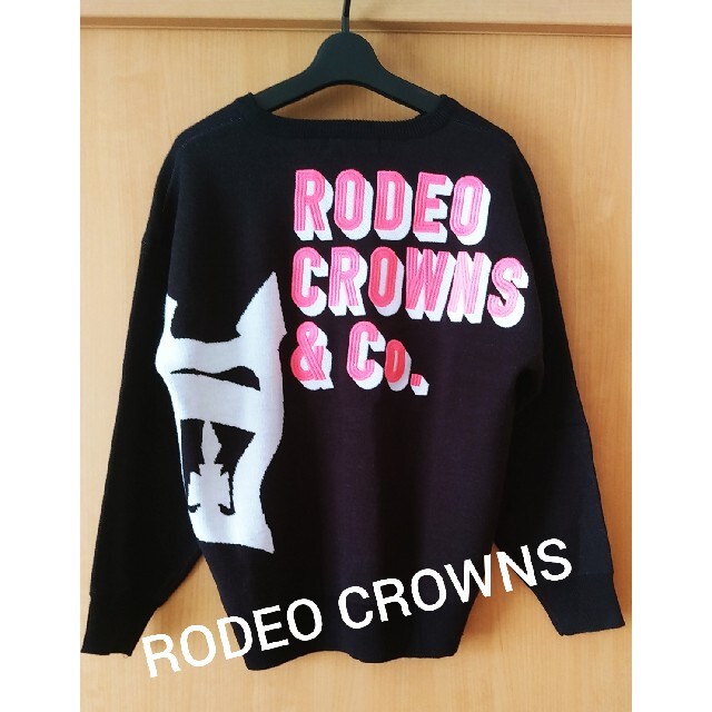 RODEO CROWNS(ロデオクラウンズ)のRODEO CROWNS★ネオンロゴ可愛いゆったりニット レディースのトップス(ニット/セーター)の商品写真