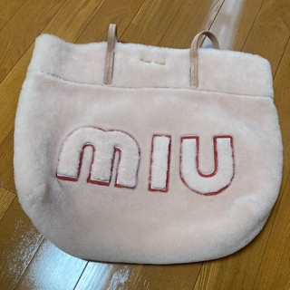 ミュウミュウ(miumiu)の専用 新品同様　ミュウミュウ　ムートン　バッグ(トートバッグ)