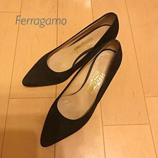 フェラガモ(Ferragamo)の【専用】Ferragamo スエード パンプス 黒(ハイヒール/パンプス)