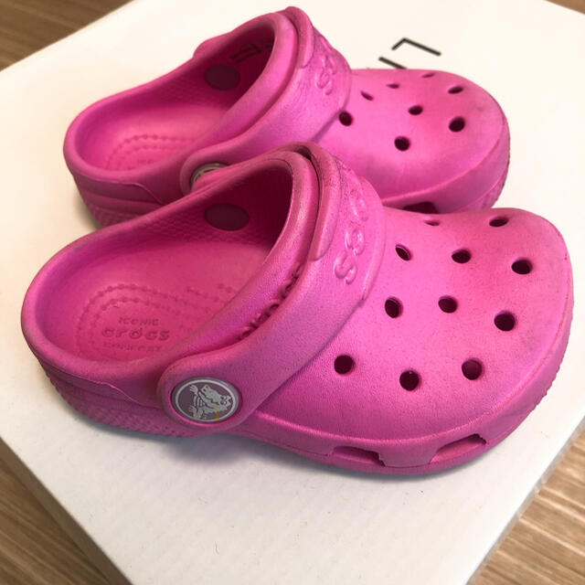 crocs(クロックス)のcrocs ベビー クロックス キッズクロックス 6 14 キッズ/ベビー/マタニティのベビー靴/シューズ(~14cm)(サンダル)の商品写真