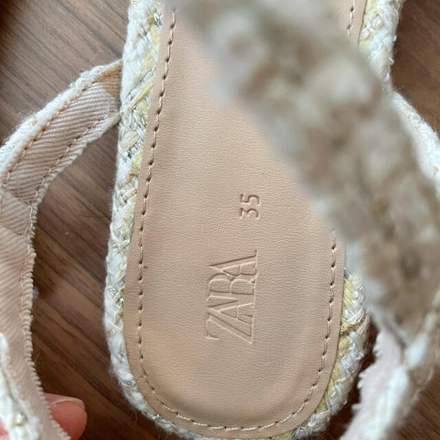 ZARA KIDS(ザラキッズ)のZARA ツイードパールストラップシューズ ピンクベージュ 35 22cm キッズ/ベビー/マタニティのキッズ靴/シューズ(15cm~)(フォーマルシューズ)の商品写真