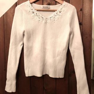 ミッシュマッシュ(MISCH MASCH)の今月末まで出品‼️ミッシュマッシュ ホワイトニット パール レース(ニット/セーター)