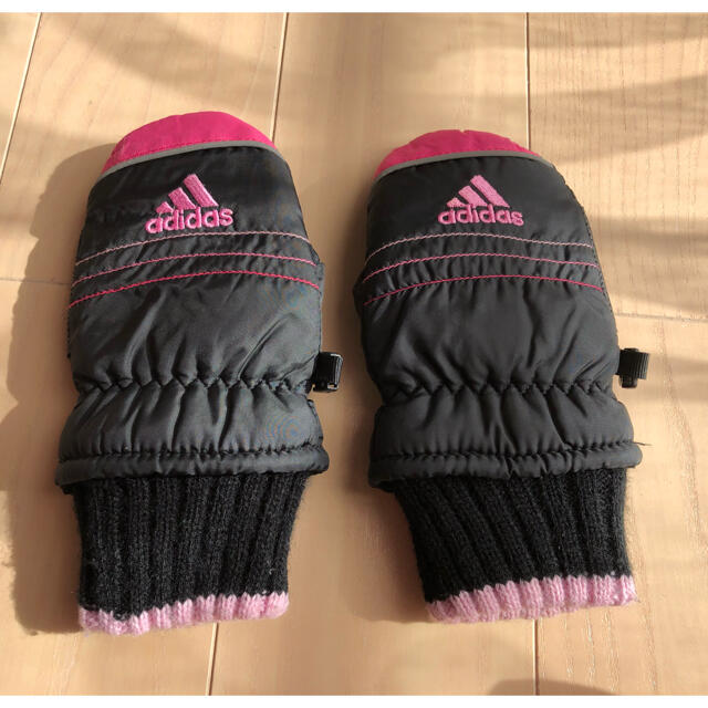 adidas(アディダス)のアディダス ★ キッズ 手袋 ミトン 子供 幼児 ピンク キッズ/ベビー/マタニティのこども用ファッション小物(手袋)の商品写真