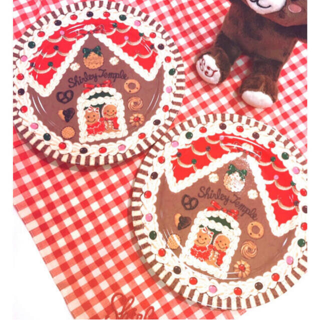 Shirley Temple(シャーリーテンプル)のシャーリーテンプル ノベルティ クリスマスフェア お皿 ケーキ皿 2枚セット インテリア/住まい/日用品のキッチン/食器(食器)の商品写真