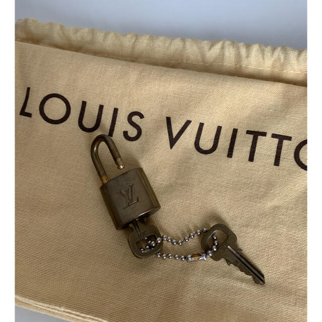 LOUIS VUITTON(ルイヴィトン)のLOUIS VUITTON ルイヴィトン　パドロック　カデナ　南京錠 レディースのファッション小物(その他)の商品写真