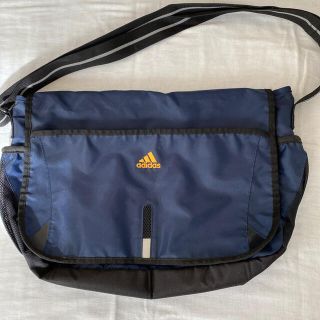 アディダス(adidas)のａｄｉｄａｓ　ナイロンショルダー(ショルダーバッグ)