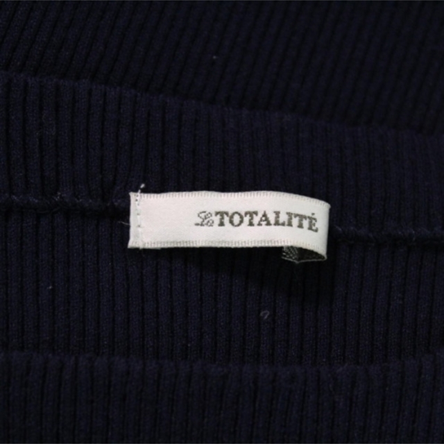 La TOTALITE(ラトータリテ)のLa TOTALITE ニット・セーター レディース レディースのトップス(ニット/セーター)の商品写真