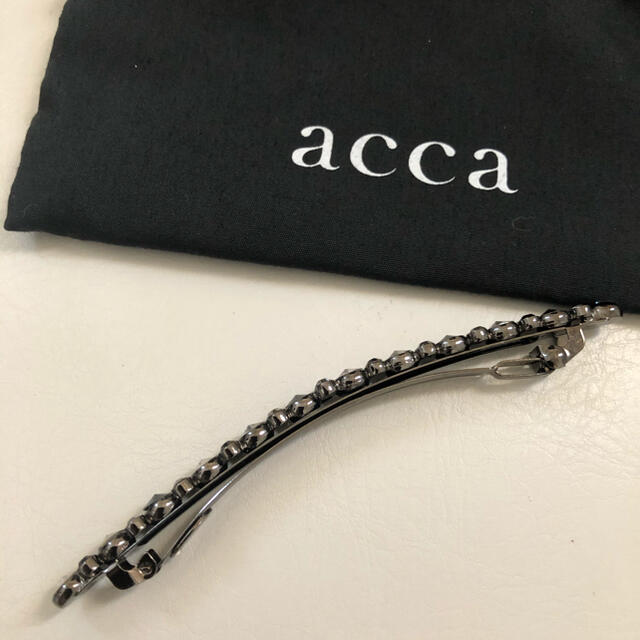 acca(アッカ)のacca ヘアアクセサリー　バレッタ　ベリーブラック　美品！ レディースのヘアアクセサリー(バレッタ/ヘアクリップ)の商品写真