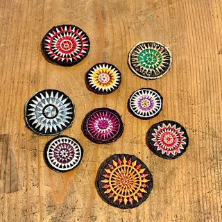 チチカカ(titicaca)のモン族古布◎刺繍ワッペン◎いろいろ9個(生地/糸)