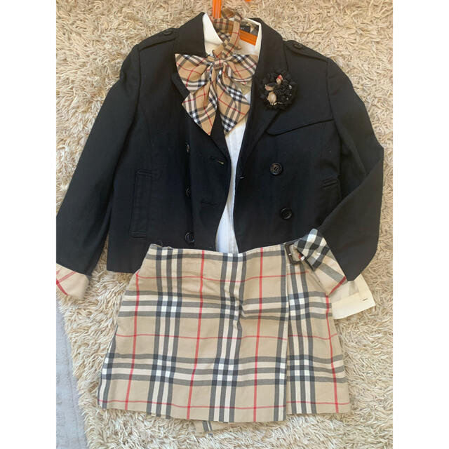 BURBERRY(バーバリー)のバーバリー　フォーマル　130 キッズ　入学式　卒園式　組曲 キッズ/ベビー/マタニティのキッズ服女の子用(90cm~)(ドレス/フォーマル)の商品写真