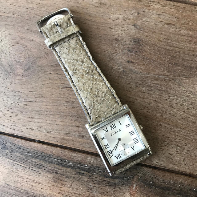 Furla(フルラ)のFURLA パイソン　カーキベージュ　時計 レディースのファッション小物(腕時計)の商品写真