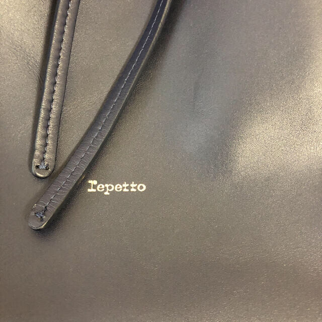 repetto(レペット)のレペット　バッグ　アラベスク　ネイビー レディースのバッグ(ハンドバッグ)の商品写真