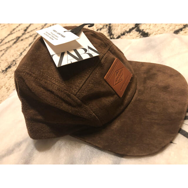 ZARA(ザラ)の新品未使用タグ付き　100% leather cap メンズの帽子(キャップ)の商品写真