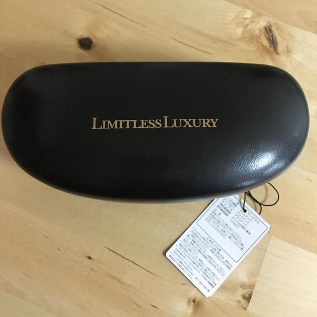 LIMITLESS LUXURY(リミットレスラグジュアリー)のサングラス 美品 ケース付き レディースのファッション小物(サングラス/メガネ)の商品写真