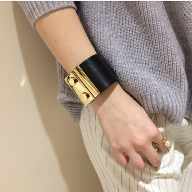 値下げ!メゾンボワネ レザーバングル グレージュ 新品