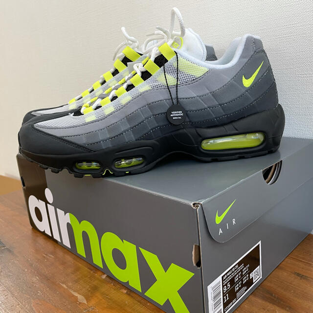 NIKE(ナイキ)の NIKE AIR MAX 95 OG "NEON YELLOW" 2020 メンズの靴/シューズ(スニーカー)の商品写真