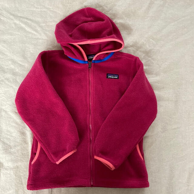 patagonia(パタゴニア)のパタゴニア　フリース　4t キッズ/ベビー/マタニティのキッズ服女の子用(90cm~)(ジャケット/上着)の商品写真