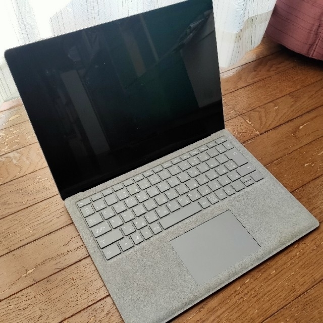 Microsoft(マイクロソフト)のSurface Laptop2 スマホ/家電/カメラのPC/タブレット(ノートPC)の商品写真