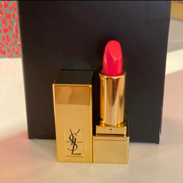 Yves Saint Laurent Beaute(イヴサンローランボーテ)の【zoo shopさま専用】　新品YSL ネイル&口紅セット コスメ/美容のネイル(マニキュア)の商品写真