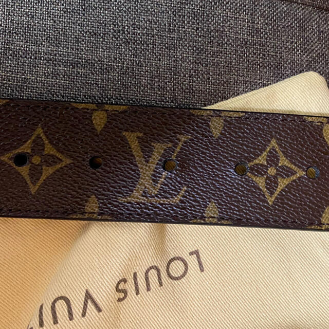 LOUIS VUITTON(ルイヴィトン)のココ様専用　ルイヴィトン  ベルト　リバーシブル　メンズ　サイズ　90 メンズのファッション小物(ベルト)の商品写真