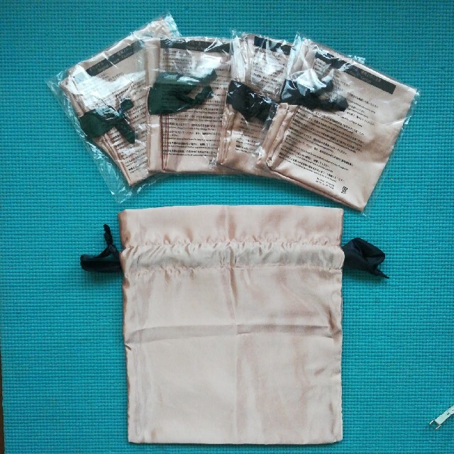 USJ(ユニバーサルスタジオジャパン)のリーベルホテル　巾着袋 レディースのファッション小物(ポーチ)の商品写真