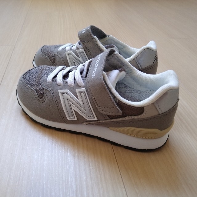 New Balance(ニューバランス)のニューバランス new balance KV996 19.0cm グレー キッズ/ベビー/マタニティのキッズ靴/シューズ(15cm~)(スニーカー)の商品写真