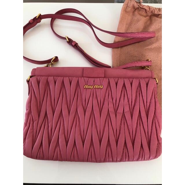 MIU MIU(ミュウミュウ)のmiu miu ショルダーバッグ レディースのバッグ(ショルダーバッグ)の商品写真