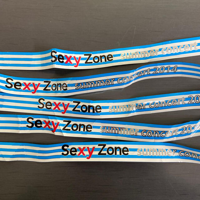 Sexy Zone(セクシー ゾーン)のSexyZone summer concert 2014 銀テ フル5本セット エンタメ/ホビーのタレントグッズ(アイドルグッズ)の商品写真