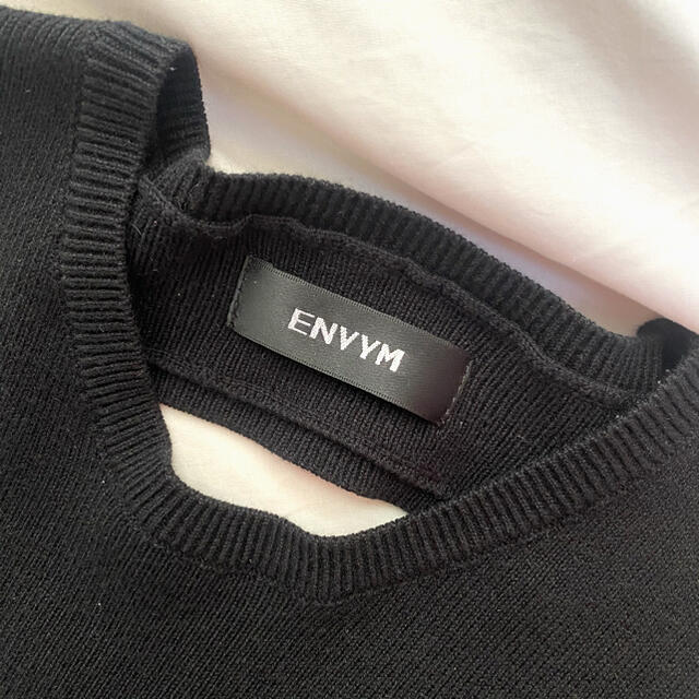 ENVYM(アンビー)のENVYM バックレイヤードカッティングKNITワンピ レディースのワンピース(ロングワンピース/マキシワンピース)の商品写真