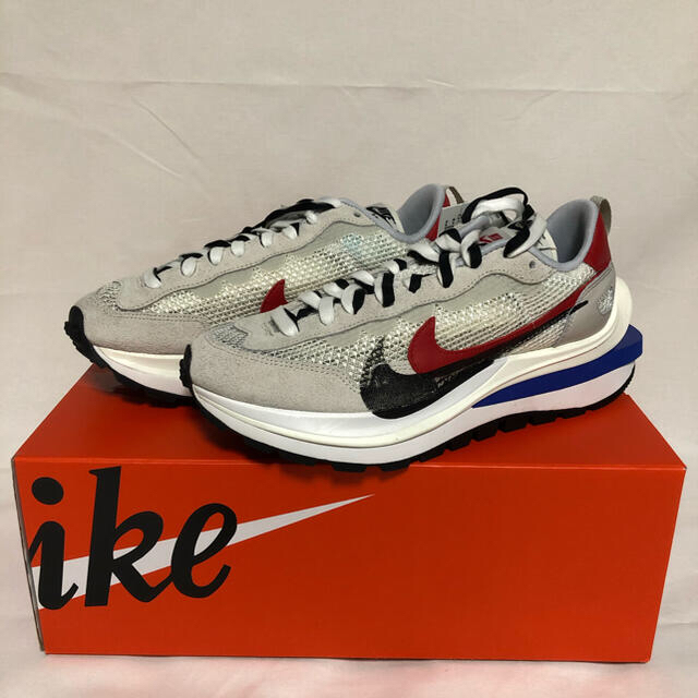 靴/シューズNIKE VAPORWAFFLF/SACAI 27センチ 新品