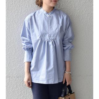 シップスフォーウィメン(SHIPS for women)のSHIPS any フロントヨークバックギャザーシャツ　ブルー　新品(シャツ/ブラウス(長袖/七分))