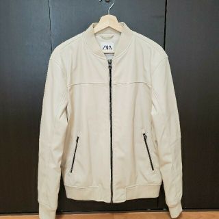 ザラ(ZARA)の【ZARA】ボンバージャケット(MA-1) 白(ブルゾン)