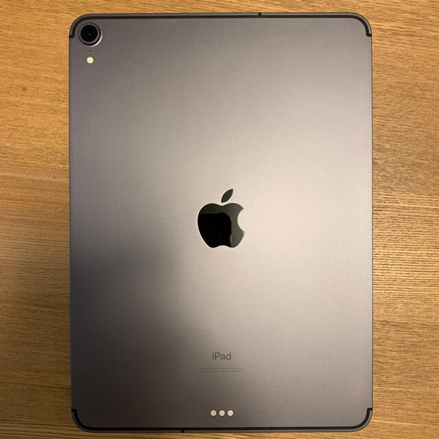 Apple(アップル)のiPad Pro11(2018) 64GBスペースグレイ　ペーパーライクフィルム スマホ/家電/カメラのPC/タブレット(タブレット)の商品写真