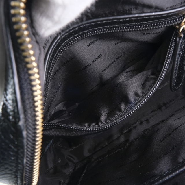 Michael Kors(マイケルコース)のマイケルコース      カーフ     黒   レディース  シ レディースのバッグ(ショルダーバッグ)の商品写真