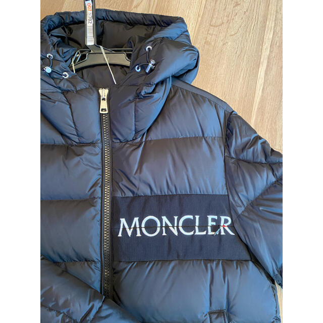 MONCLER(モンクレール)のモンクレール ダウンジャケット　　ユイユイ様専用 メンズのジャケット/アウター(ダウンジャケット)の商品写真