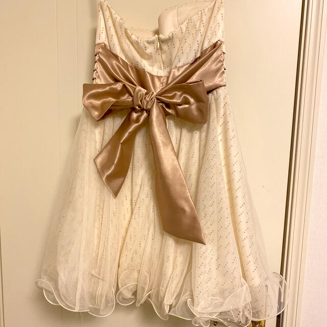 【美品】パーティードレス　オフホワイト　ラメ レディースのフォーマル/ドレス(ミニドレス)の商品写真