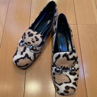 グッチ(Gucci)のグッチ　レオパード　ローファー パンプス　38ハーフ(ローファー/革靴)