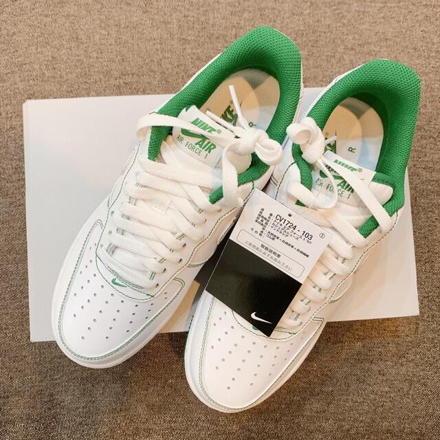 NIKE(ナイキ)の25.5cm NIKE AIR FORCE 1 07 エアフォース1 グリーン メンズの靴/シューズ(スニーカー)の商品写真