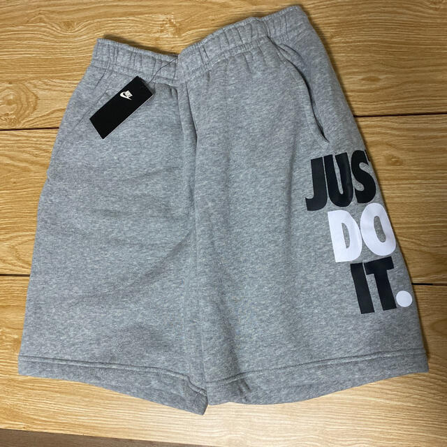 NIKE(ナイキ)の【新品未使用】ナイキ スウェット ハーフパンツ Nike Sサイズ フリース メンズのパンツ(ショートパンツ)の商品写真