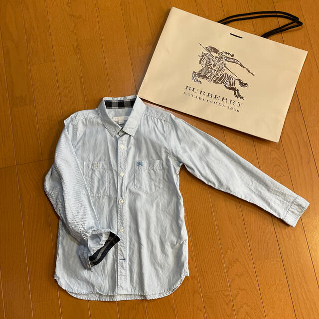 BURBERRY(バーバリー)のバーバリー　シャツ　8Y 128cm  キッズ/ベビー/マタニティのキッズ服男の子用(90cm~)(Tシャツ/カットソー)の商品写真