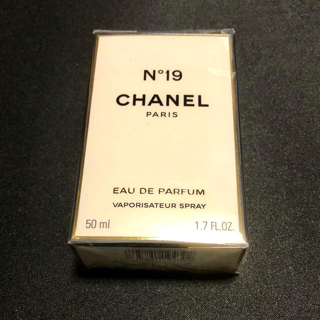 CHANEL(シャネル)の未開封 シャネル 香水 No.19 50ml コスメ/美容の香水(香水(女性用))の商品写真