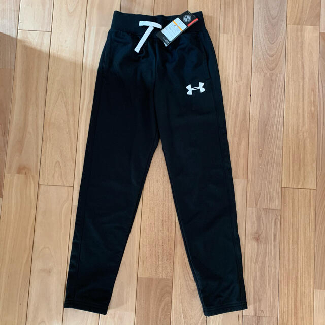 UNDER ARMOUR(アンダーアーマー)のアンダーアーマー　キッズ　ジャージ　130 キッズ/ベビー/マタニティのキッズ服女の子用(90cm~)(その他)の商品写真